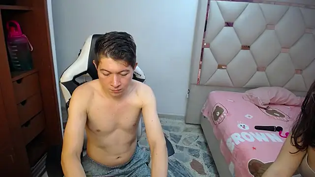 Zoe and jackk  online show from May 2026 08:37:01 PM