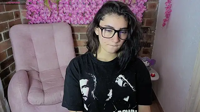 darknesscosplayer56 online show from April 2026 07:58:01 PM