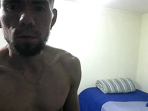Snapshot of thomas2wood chatting on June 2026 11:09:02 PM thomas2wood online show from June 2026 11:09:02 PM