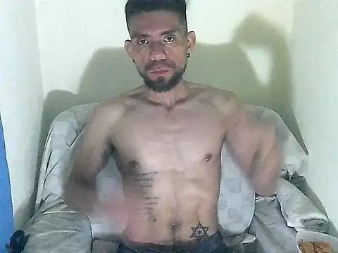 Snapshot of thomas2wood chatting on June 2026 02:24:02 AM thomas2wood online show from June 2026 02:24:02 AM