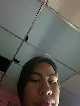 Snapshot of red151104 chatting on April 2026 04:02:02 AM red151104 online show from April 2026 04:02:02 AM