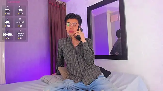 Snapshot of youn_rider chatting on April 2026 07:42:01 PM youn rider online show from April 2026 07:42:01 PM