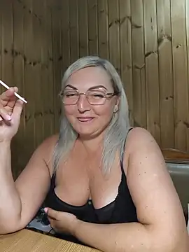 White-Chocolatte online show from June 2026 05:03:02 PM