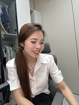 Snapshot of Mimiluv1234 chatting on May 2026 05:10:02 PM Mimiluv1234 online show from May 2026 05:10:02 PM