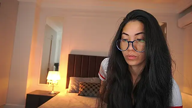 YunaYum online show from April 2026 08:21:01 PM