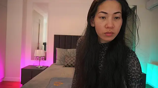 YunaYum online show from April 2026 07:16:02 PM