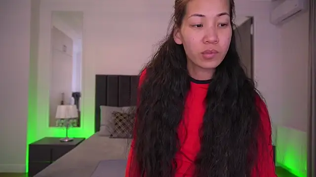 YunaYum online show from April 2026 07:41:01 PM