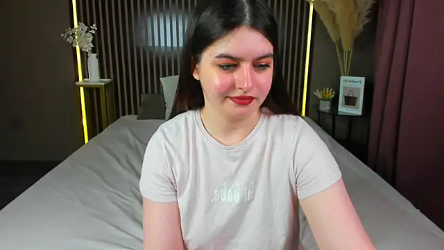Margaret  Moon online show from May 2026 08:10:02 AM