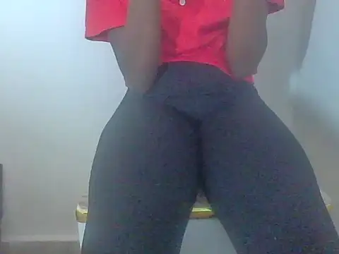 Momoe02 online show from April 2026 08:35:02 PM