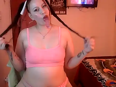 Snapshot of Keyangels chatting on April 2026 05:40:02 PM Keyangels online show from April 2026 05:40:02 PM