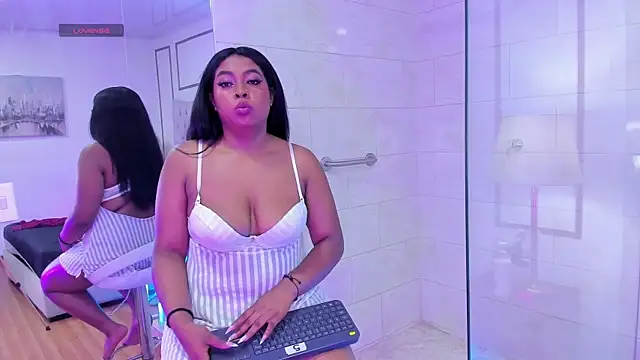 NatashaLuxy online show from May 2026 04:04:01 PM
