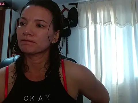 Snapshot of valery_fitt chatting on April 2026 01:18:01 PM valery fitt online show from April 2026 01:18:01 PM