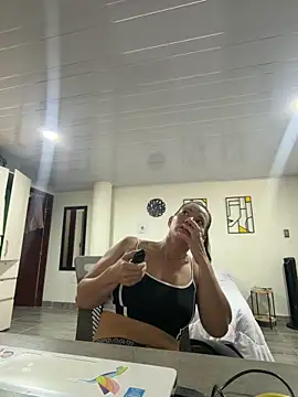 Snapshot of valery_fitt chatting on May 2026 01:39:02 PM valery fitt online show from May 2026 01:39:02 PM