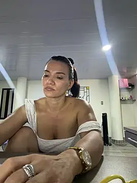 Snapshot of valery_fitt chatting on May 2026 11:29:02 AM valery fitt online show from May 2026 11:29:02 AM
