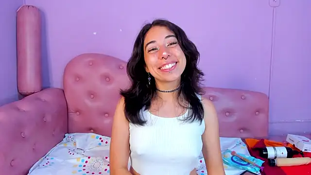 Samantha Walton online show from April 2026 08:22:02 PM