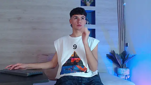 Logan Steel online show from July 2026 04:15:01 AM