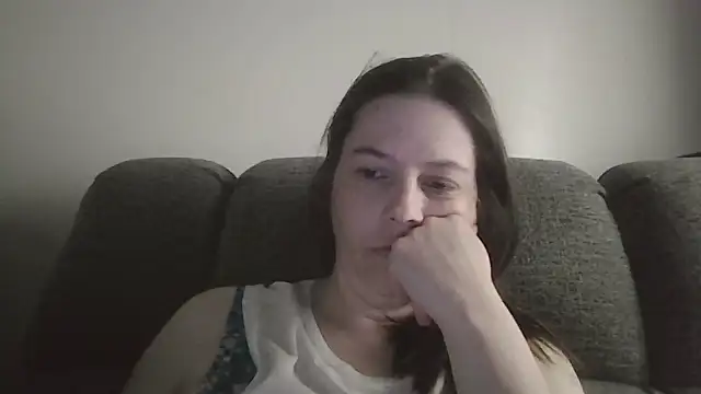 lily1982 online show from April 2026 04:37:02 PM