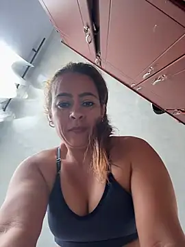 Snapshot of Natigoonzalez chatting on April 2026 01:14:02 PM Natigoonzalez online show from April 2026 01:14:02 PM