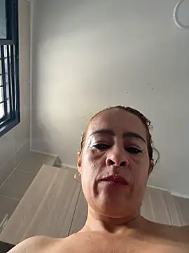 Snapshot of Natigoonzalez chatting on May 2026 01:48:02 PM Natigoonzalez online show from May 2026 01:48:02 PM