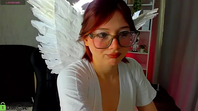 Lessi Panic online show from April 2026 12:57:01 AM