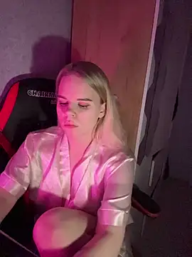 Snapshot of VioletEcho chatting on April 2026 08:46:02 PM VioletEcho online show from April 2026 08:46:02 PM