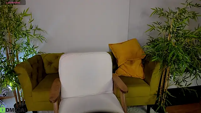 Snapshot of Riddle_Lay chatting on May 2026 02:45:01 PM Riddle Lay online show from May 2026 02:45:01 PM