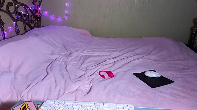 Sansarella online show from March 2026 03:37:02 PM