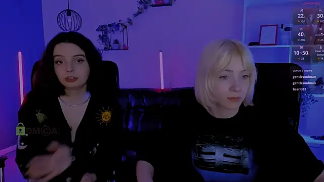 mia mooon  online show from April 2026 11:02:02 AM