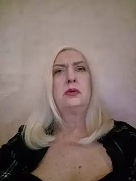 Julia20X online show from May 2026 03:40:02 PM