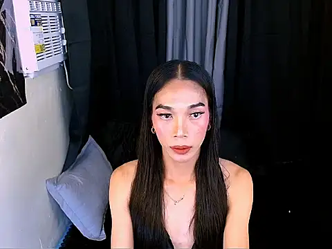 Snapshot of XoTrisha chatting on April 2026 07:11:01 AM XoTrisha online show from April 2026 07:11:01 AM