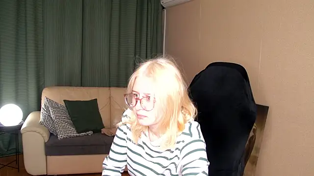 Snapshot of Lily_Spark_ chatting on May 2026 01:36:02 AM Lily Spark online show from May 2026 01:36:02 AM