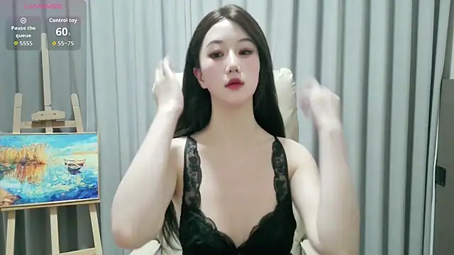 LUNYI-CC online show from May 2026 01:27:01 PM