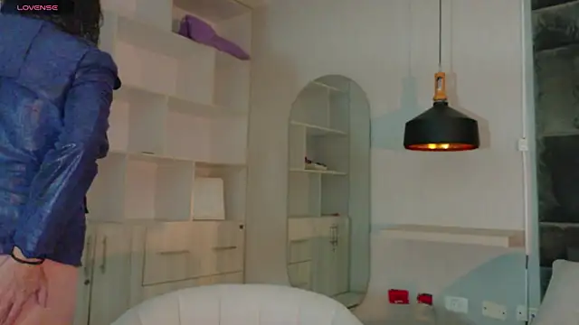 Adrianaa gold online show from June 2026 12:50:02 PM