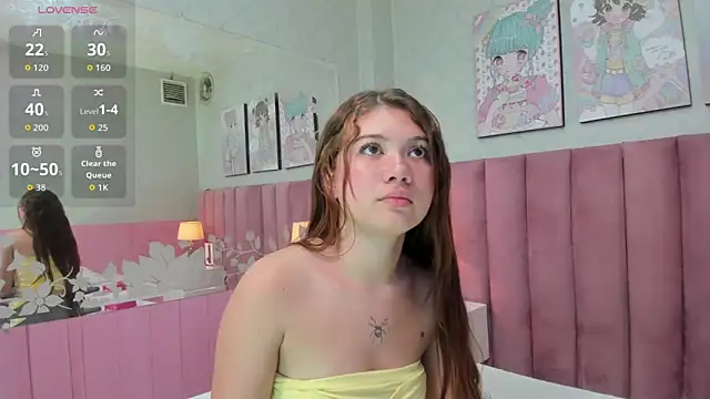 Snapshot of Hellencute18_ chatting on June 2026 11:34:01 AM Hellencute18 online show from June 2026 11:34:01 AM