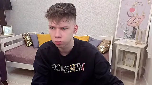 Snapshot of EliotMars chatting on April 2026 11:05:01 AM EliotMars online show from April 2026 11:05:01 AM