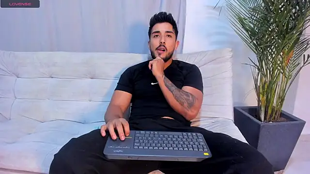Snapshot of alangreek1 chatting on July 2026 03:34:02 AM alangreek1 online show from July 2026 03:34:02 AM