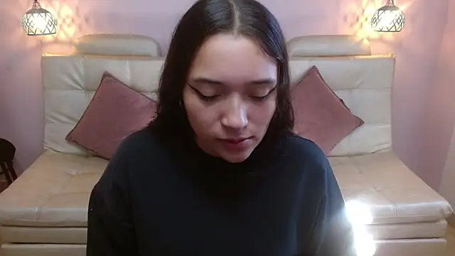 Marianne Cam online show from May 2026 01:49:02 PM