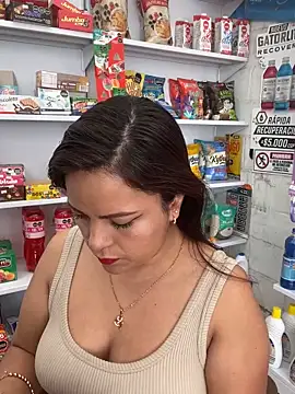 MIA ROSSEEE online show from April 2026 01:34:02 PM