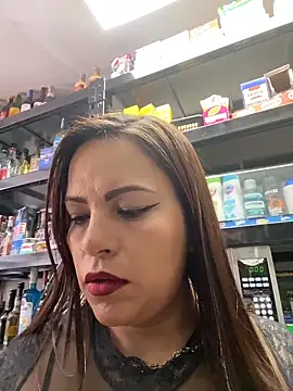 MIA ROSSEEE online show from May 2026 01:51:02 PM