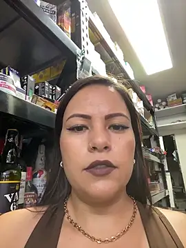 MIA ROSSEEE online show from May 2026 01:16:02 PM