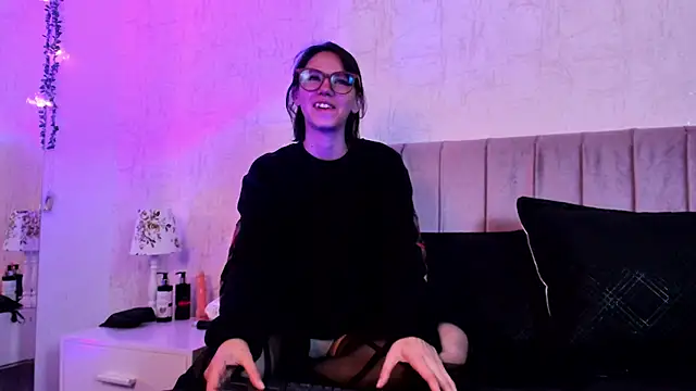 Alis Roze online show from July 2026 07:39:01 PM