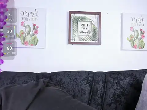 Snapshot of haly_smif chatting on April 2026 02:00:02 PM haly smif online show from April 2026 02:00:02 PM