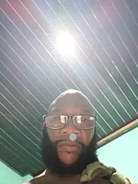 Snapshot of goodloveboss chatting on April 2026 05:47:02 AM goodloveboss online show from April 2026 05:47:02 AM