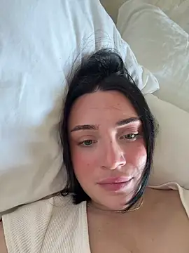 Snapshot of LucyHotty_ chatting on May 2026 07:58:02 AM LucyHotty online show from May 2026 07:58:02 AM