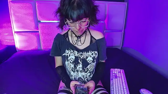 Snapshot of BadEmyXO chatting on July 2026 04:15:01 AM BadEmyXO online show from July 2026 04:15:01 AM