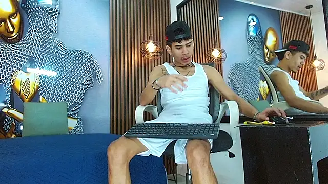 Skinny cute Alyer online show from May 2026 02:19:02 AM