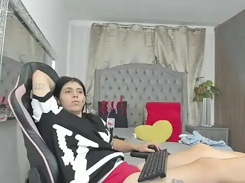 LunaANDMaria online show from April 2026 02:51:02 AM