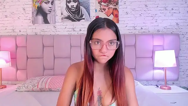 AshleeyRoberts online show from May 2026 01:38:02 PM
