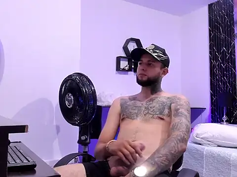 Snapshot of liam_heart chatting on April 2026 08:58:01 PM liam heart online show from April 2026 08:58:01 PM