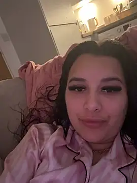 Miavelvetxoxo online show from April 2026 07:34:01 PM